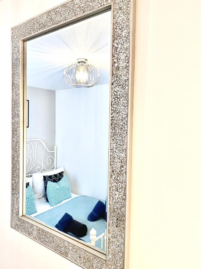אורקני Stylish Central 2 Bedroom Apartment - Free Parking, Free Wifi מראה חיצוני תמונה