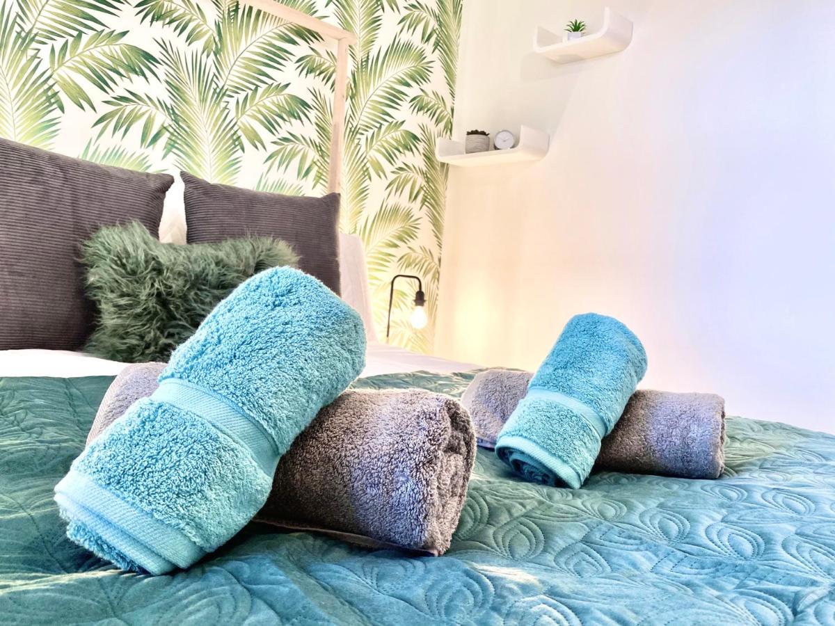 אורקני Stylish Central 2 Bedroom Apartment - Free Parking, Free Wifi מראה חיצוני תמונה